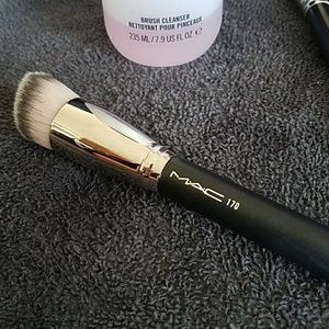 MAC 170 brush